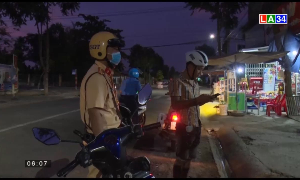 Tân Hưng: Xử phạt nghiêm người tham gia giao thông không đeo khẩu trang