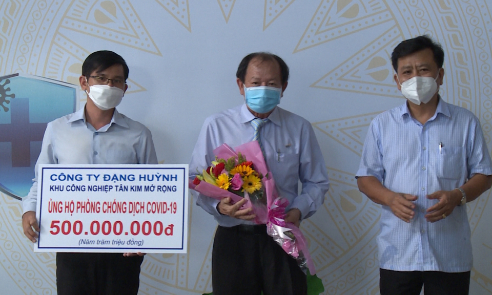 Long An tiếp nhận trên 1,3 tỷ đồng ủng hộ Quỹ vaccine phòng Covid-19