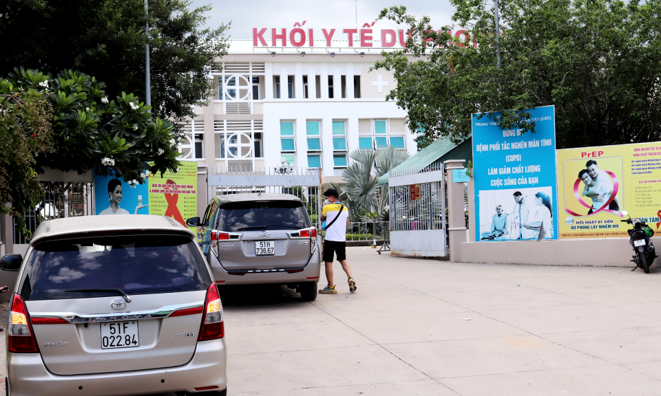 Cần Đước: Người có nhu cầu xét nghiệm nhanh Covid-19 tăng cao