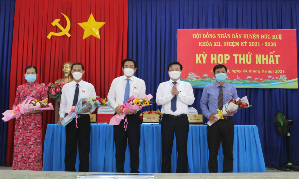 Bí thư Huyện ủy Đức Huệ &#8211; Trần Thanh Phong được bầu giữ chức vụ Chủ tịch HĐND huyện