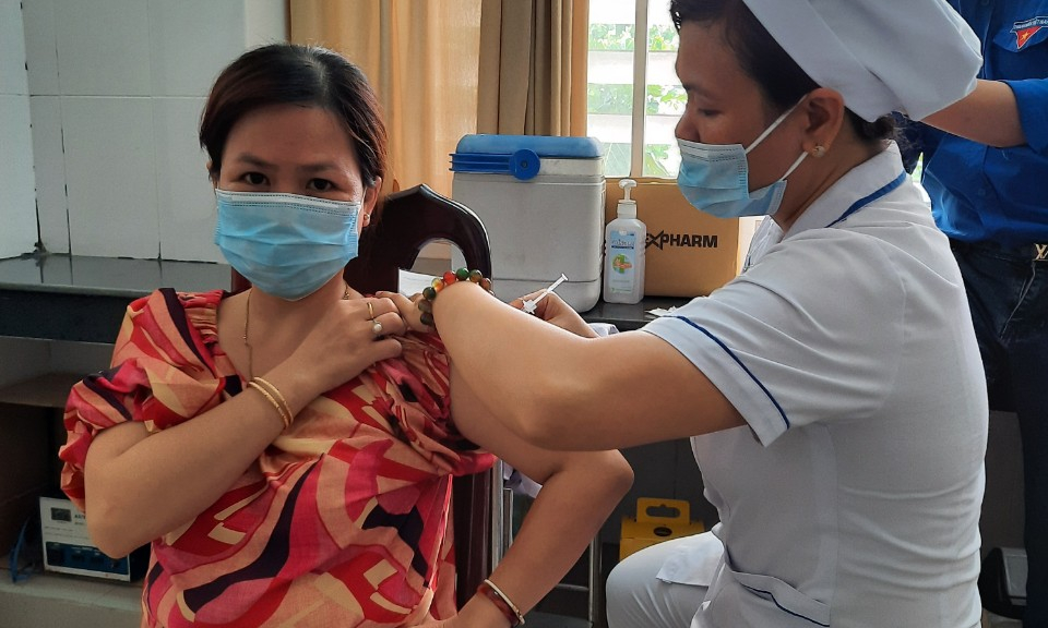 Đức Hòa: Tiêm chủng vắc xin Covid -19 đợt 2 đạt trên 98%