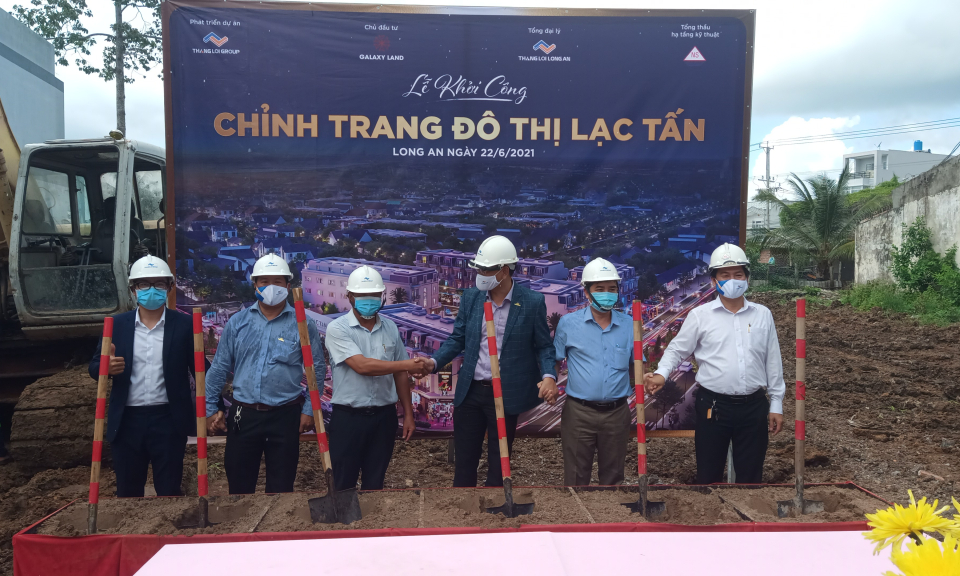 Tân Trụ: Khởi công dự án chỉnh trang đô thị Lạc Tấn