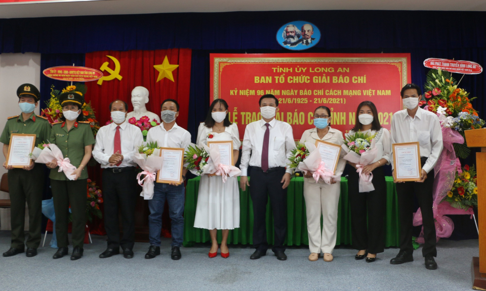 Lễ tổng kết, trao thưởng Giải Báo chí tỉnh Long An năm 2021