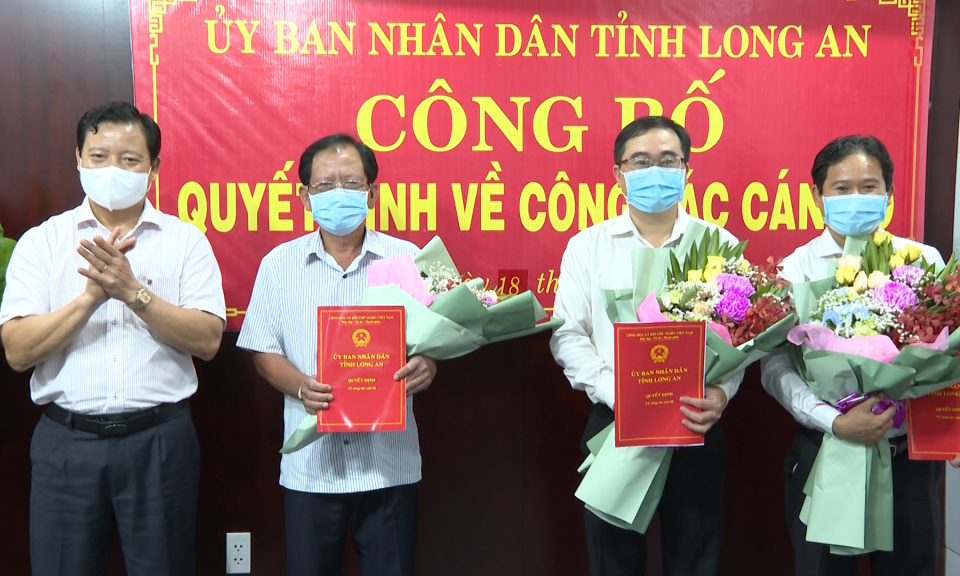 UBND tỉnh công bố quyết định về công tác cán bộ
