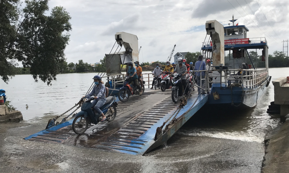 Cần Giuộc: Kiểm tra công tác phòng chống dịch Covid-19 ở các bến khách ngang sông