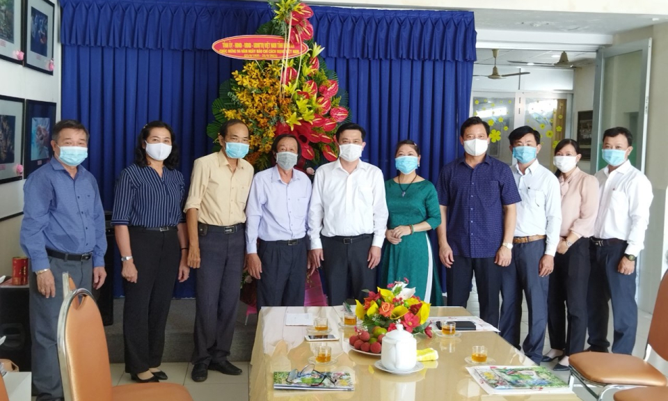 Lãnh đạo tỉnh thăm, chúc mừng Ngày Báo chí cách mạng Việt Nam 21.6