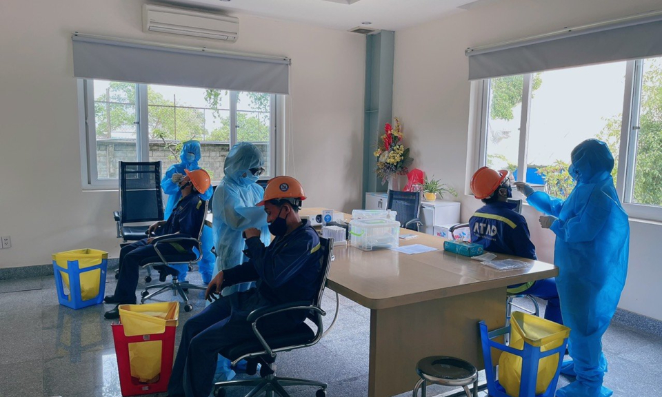 Đức Hòa: Trên 7800 mẫu test nhanh Covid-19 cho kết quả âm tính
