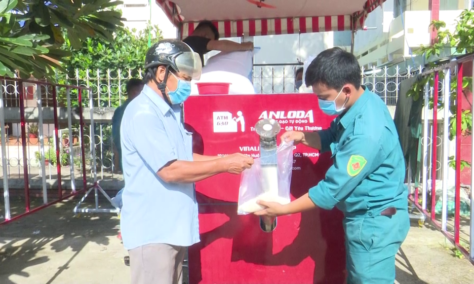 Tân Trụ : Lắp đặt cây ATM gạo miễn phí trong mùa dịch Covid – 19