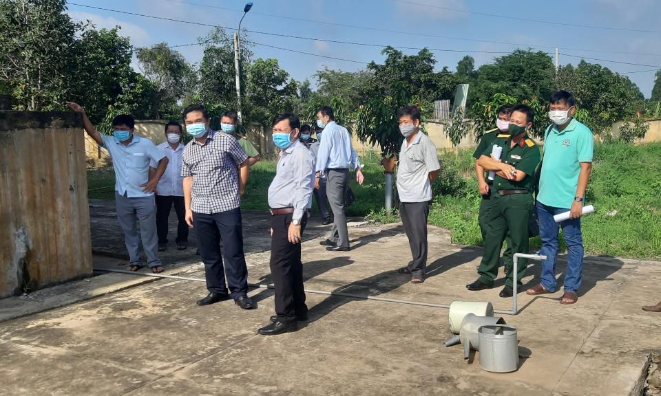 Kiểm tra cơ sở vật chất khu cách ly tập trung tại Tân Thạnh