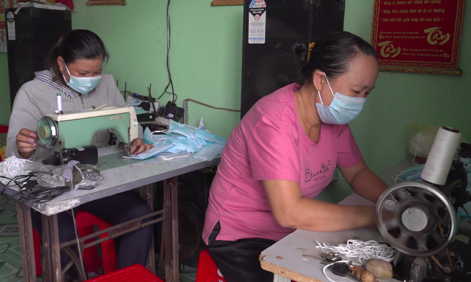 Người phụ nữ hết lòng chung tay phòng, chống dịch bệnh Covid-19