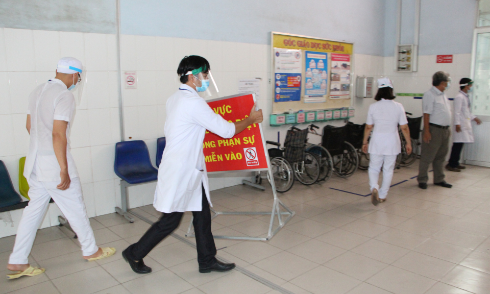 Khoa hồi sức cấp cứu Trung tâm y tế huyện Bến Lức dỡ bỏ phong tỏa