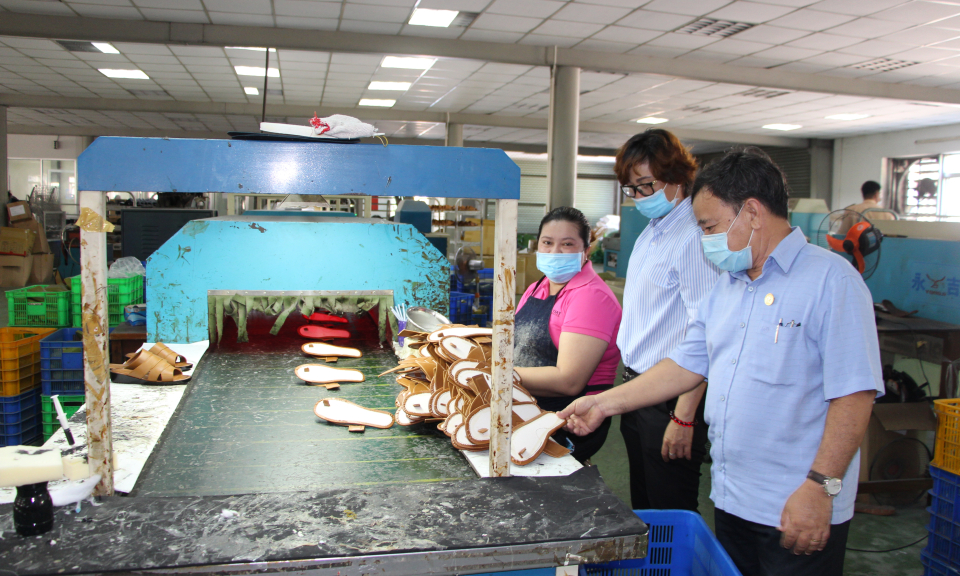 Thủ Thừa: Kiểm tra công tác Phòng chống dịch Covid-19 tại các doanh nghiệp