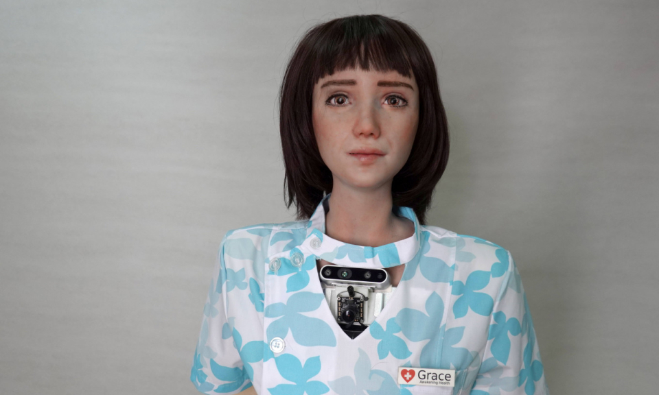 Ra mắt robot y tá mới, là &#8217;em gái&#8217; của người máy Sophia