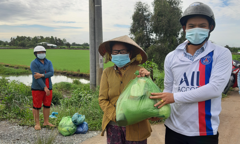 Tân Thạnh: Phiên chợ 0 đồng lan tỏa yêu thương đến với hộ nghèo trong mùa dịch