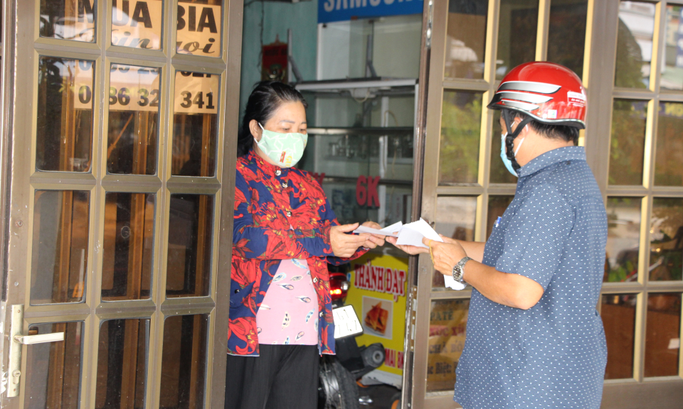 Tân Trụ, Thủ Thừa: Cấp phiếu mua hàng hóa thiết yếu, góp phần phòng chống dịch
