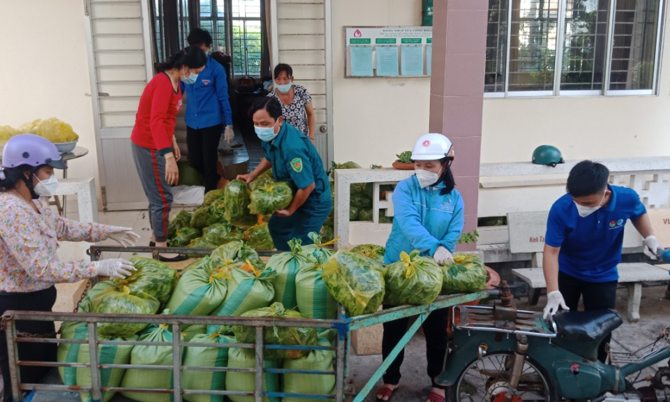 Cần Giuộc: Huy động các nguồn lực chăm lo người dân bị ảnh hưởng bởi dịch Covid-19