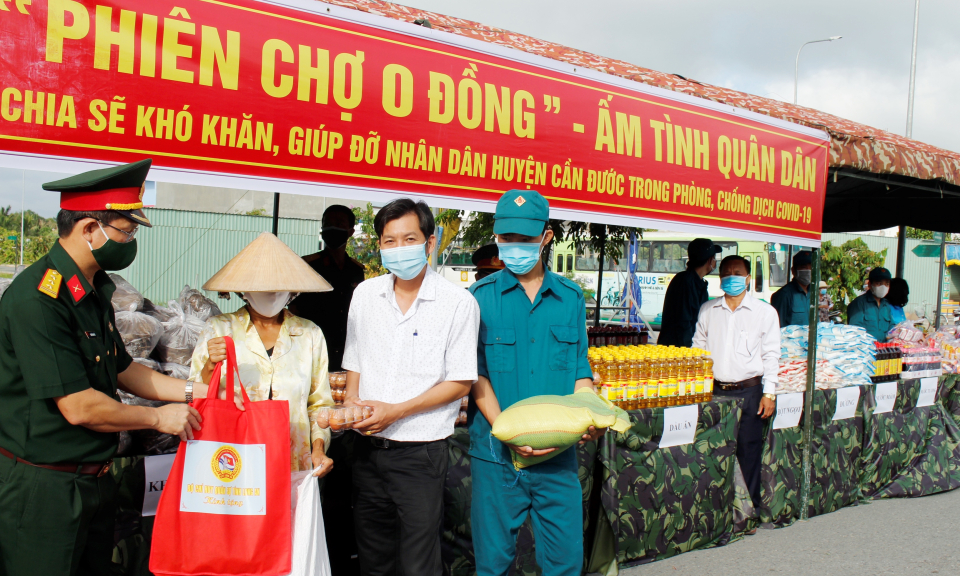 Phiên chợ 0 đồng, ấm tình quân dân
