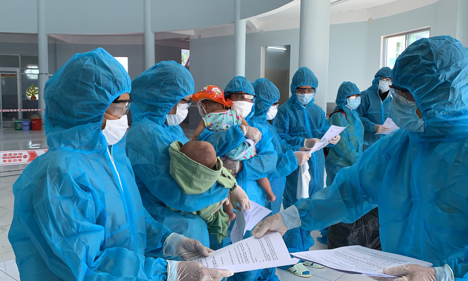 Tân Hưng: 48 người ở Bến Lức cách ly tập trung tại Cơ sở Nhà Thiếu nhi Tân Hưng được trở về nhà