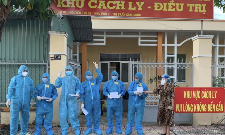 Cần Giuộc: 07 bệnh nhân Covid-19 khỏi bệnh và xuất viện