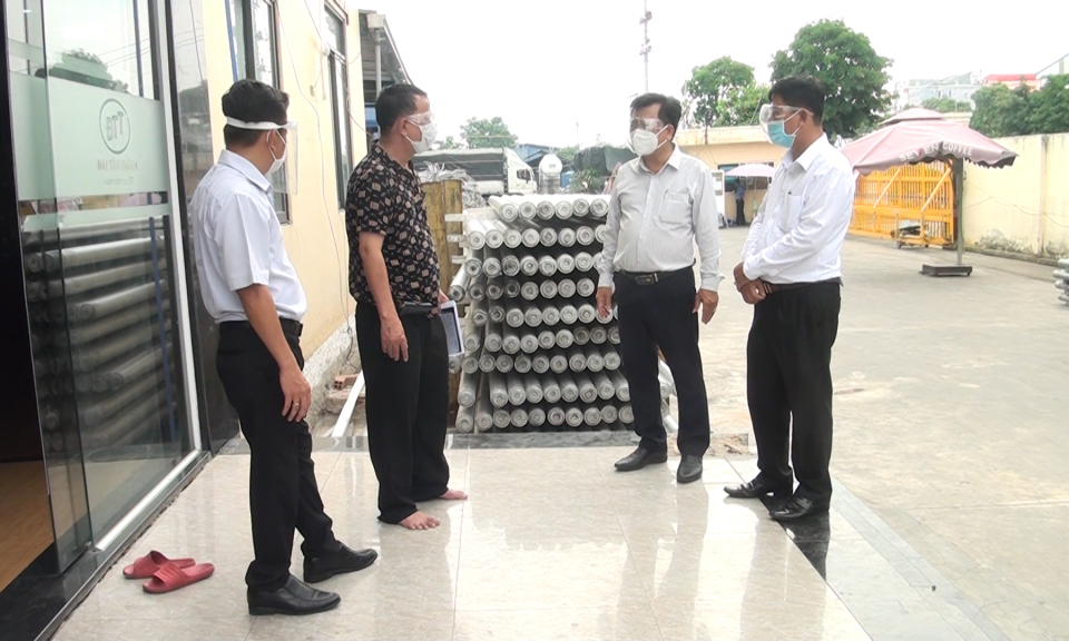 Kiểm tra phương án vừa cách ly, vừa sản xuất tại các doanh nghiệp Đức Hòa