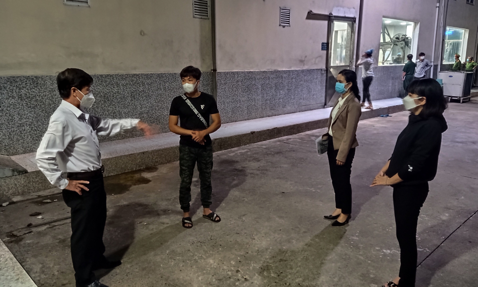 Tân Trụ: Kiểm tra chấp hành quy định &#8220;3 tại chỗ&#8221; của các doanh nghiệp
