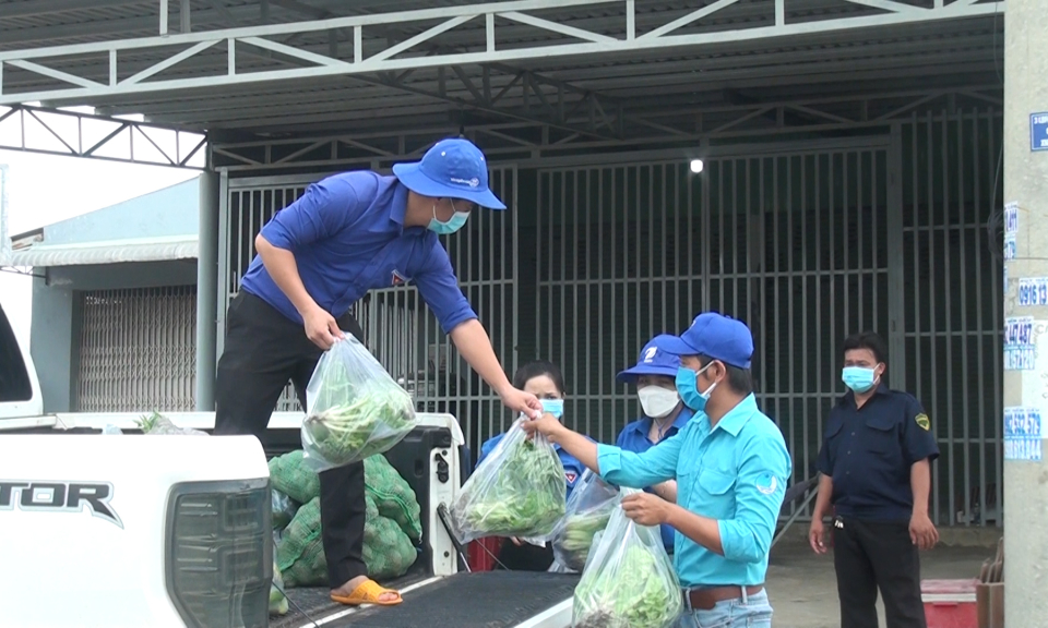 Đức Hòa: Hành trình &#8220;San sẻ yêu thương-chung tay vượt qua đại dịch&#8221;