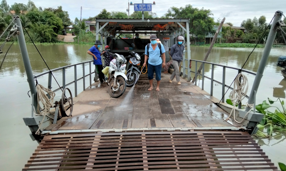 Tân Hưng: Đảm bảo phòng, chống dịch tại các bến đò ngang