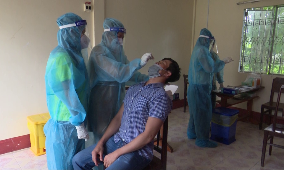 Tân Trụ : Năng lực test nhanh Covid-19 khoảng 1.000 mẫu/ngày
