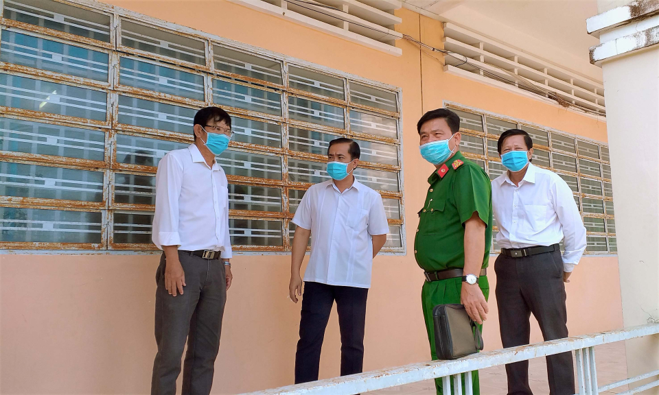 Tân Thạnh: Kiểm tra tình hình phục vụ kỳ thi tốt nghiệp THPT và tại các điểm cách ly