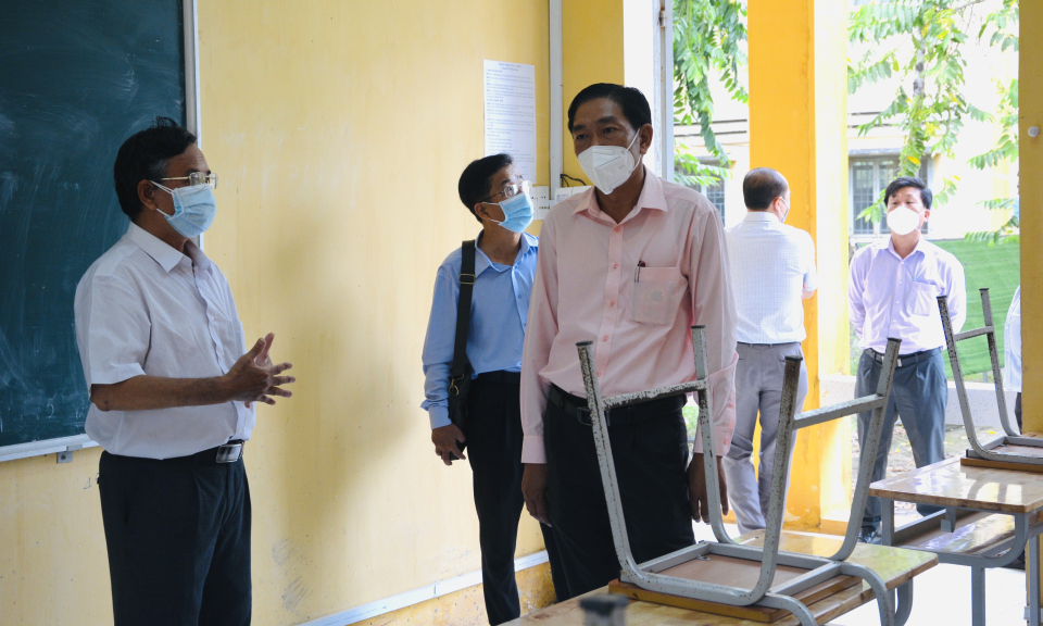 Cần Giuộc: Kiểm tra công tác chuẩn bị cho kỳ thi tốt nghiệp THPT Quốc Gia năm 2021.