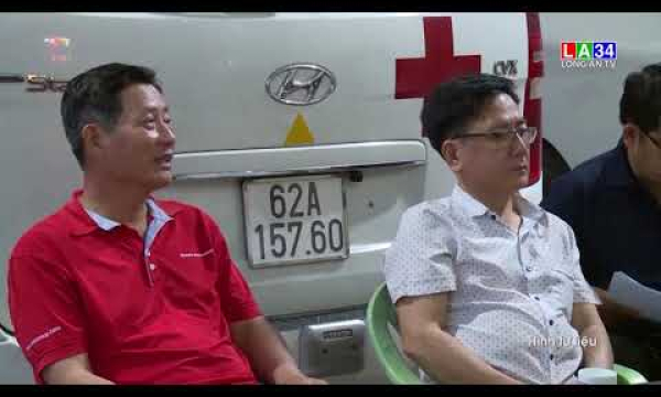 Những chuyến xe thiện nguyện vận chuyển F0 giữa tâm dịch