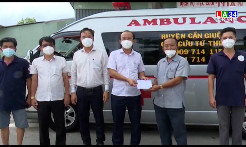 Thăm, động viên nhóm cấp cứu từ thiện vận chuyển F0