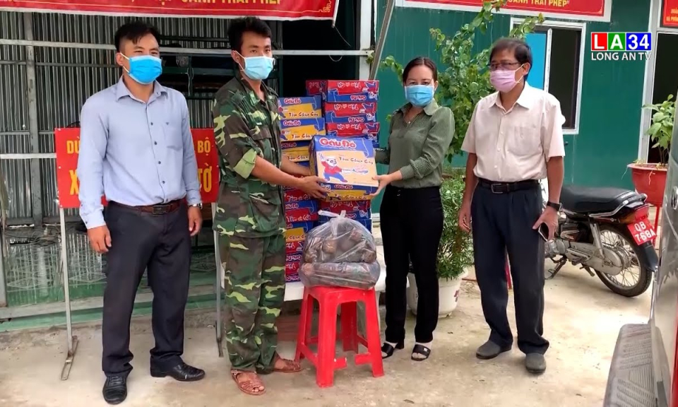 Thăm các chốt phòng, chống Covid-19 tuyến biên giới