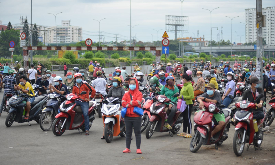 Hơn 33.000 công nhân Công ty Pouyuen Việt Nam tạm ngừng việc