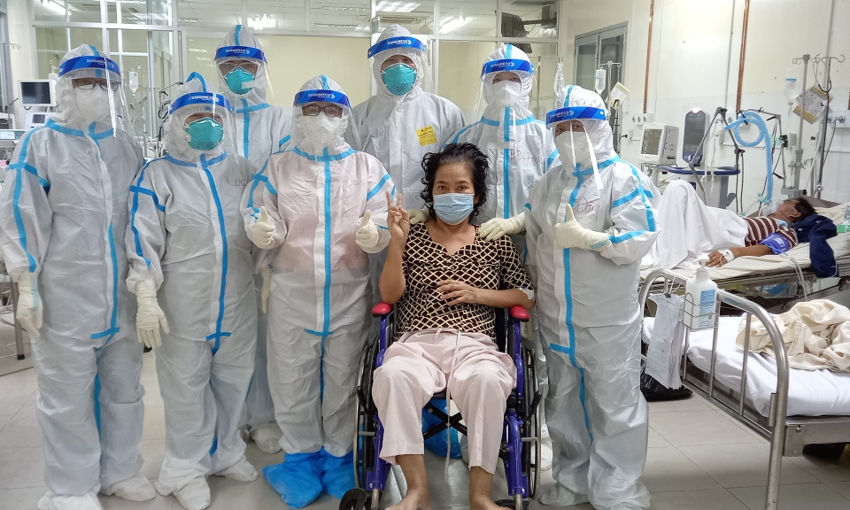 Đức Hòa: Bệnh nhân Covid-19 nặng thở máy đầu tiên được xuất viện
