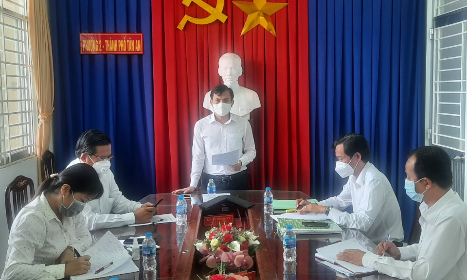 Bí thư Thành ủy Tân An kiểm tra công tác phòng, chống dịch