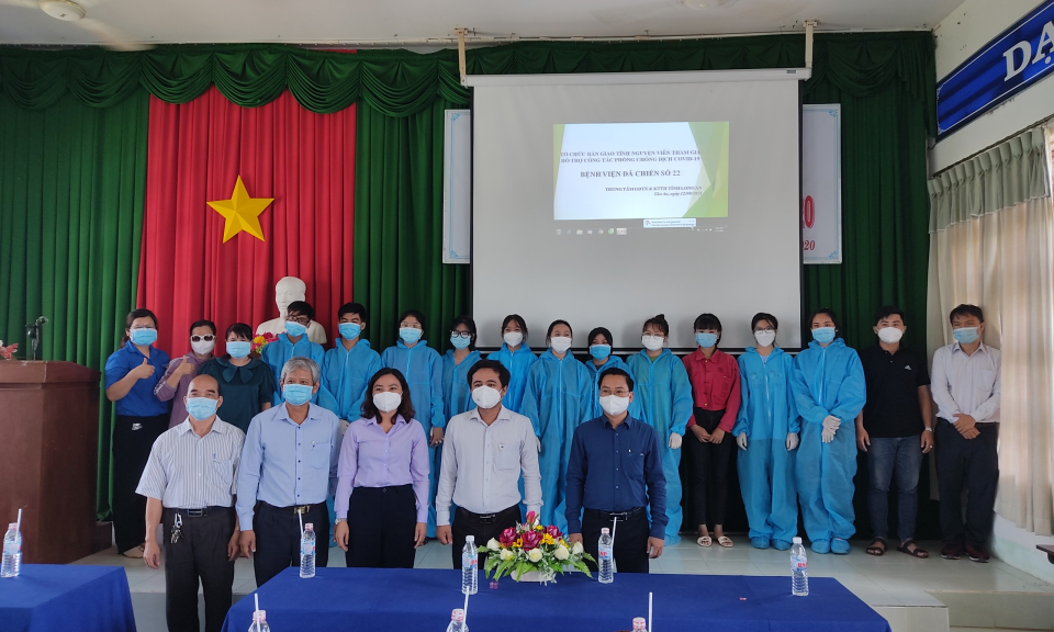 17 tình nguyện viên tham gia phục vụ tại Bệnh viện Dã chiến số 22