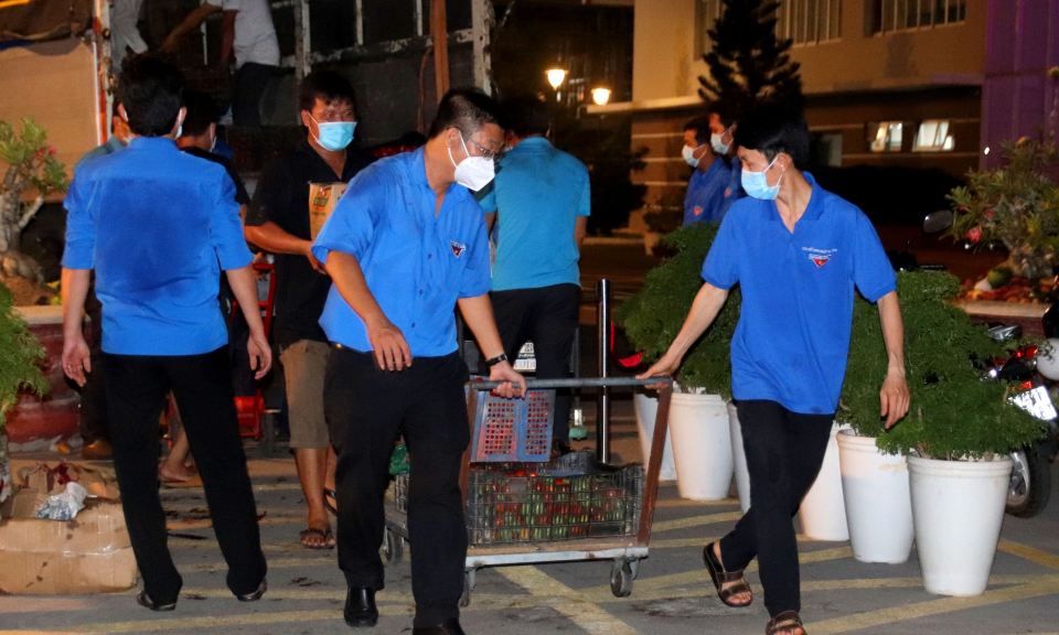 Lâm Đồng hỗ trợ Long An 10 tấn rau củ quả