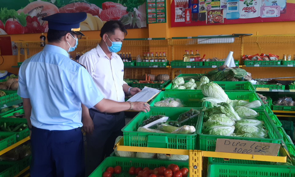 Châu Thành: Kiểm tra công tác phòng chống dịch và hoạt động kinh doanh của cửa hàng Bách hóa Xanh