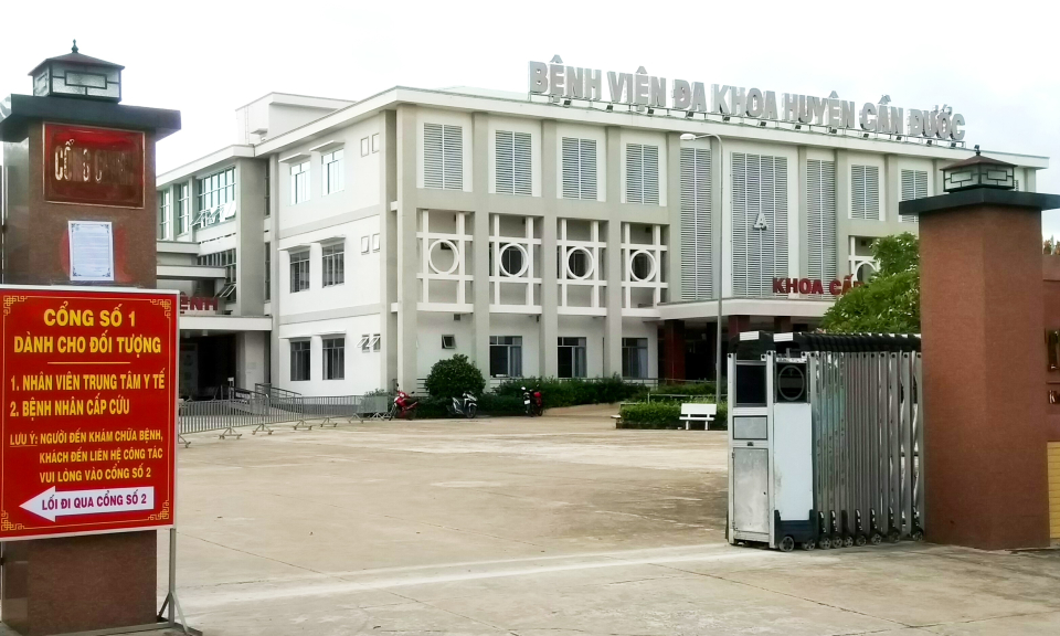 Ngày 10/ 8, Trung tâm y tế huyện Cần Đước mở cửa đón bệnh nhân