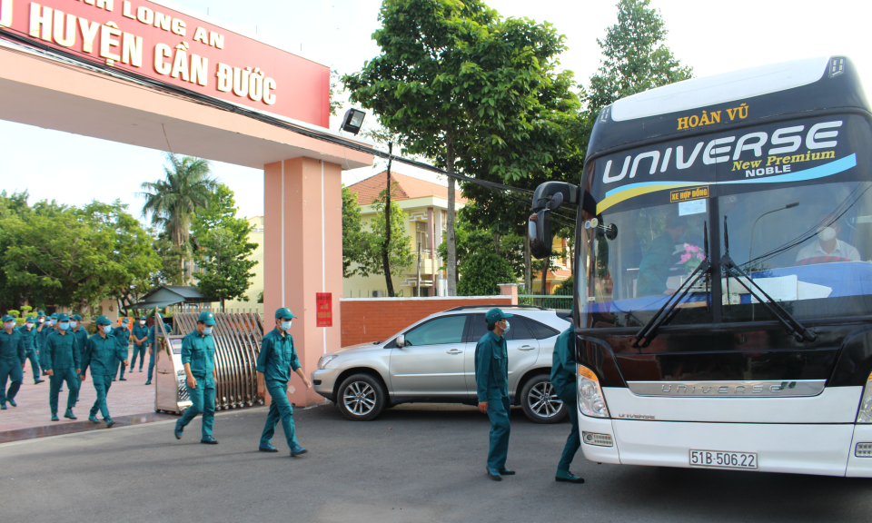 Ban chỉ huy Quân sự huyện Cần Đước ra quân tăng cường công tác phòng, chống dịch Covid -19