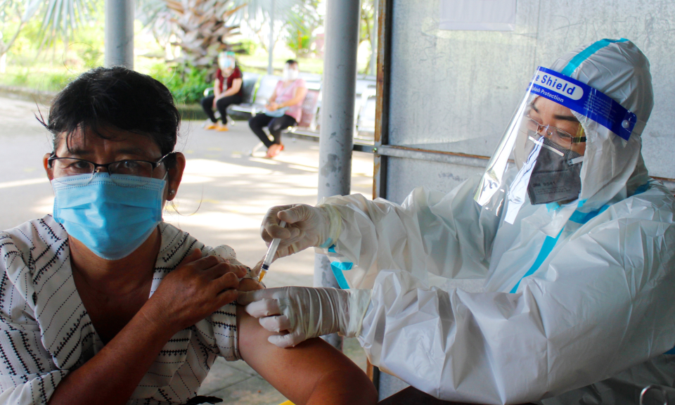 Cần Đước: Tiêm vaccin phòng Covid-19 cho toàn dân trước 2 ngày so với kế hoạch