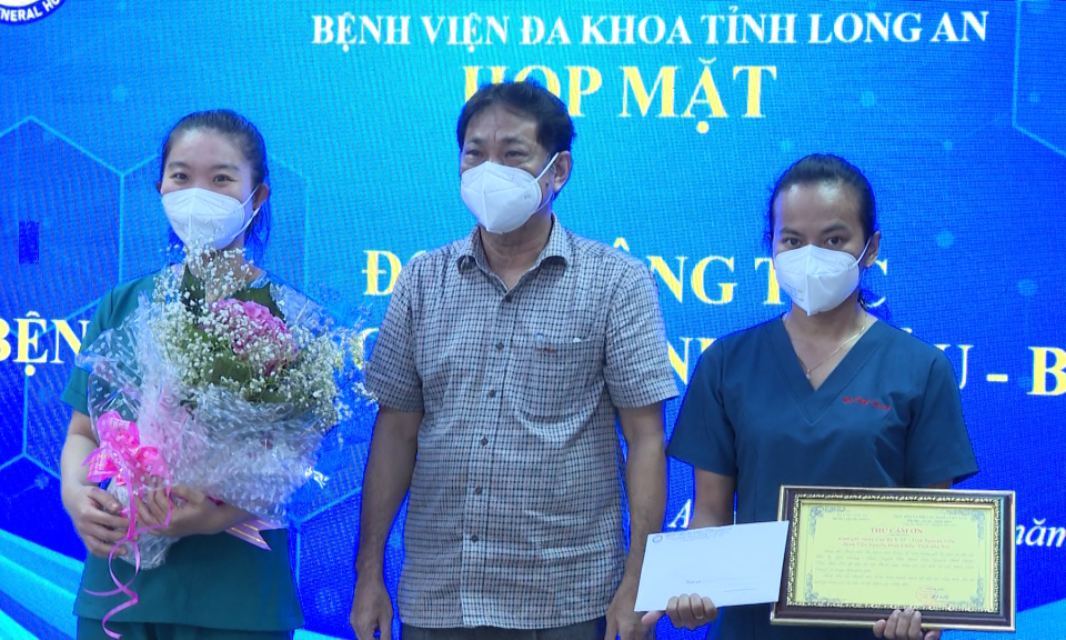 Họp mặt chia tay các tình nguyện viên Bệnh viện Nguyễn Đình Chiểu – Bến Tre