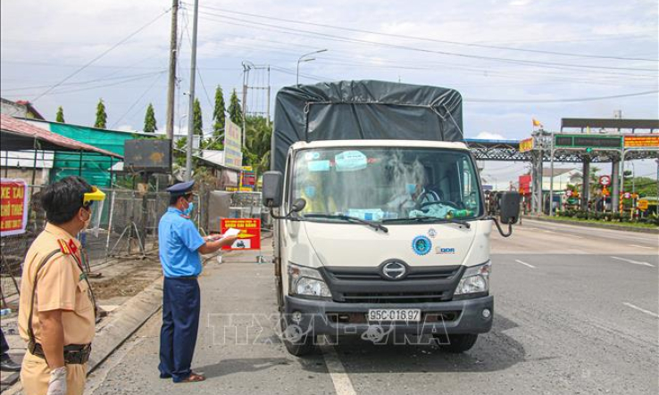 Thống nhất khai báo y tế với xe &#8216;luồng xanh&#8217; khi đi qua các chốt kiểm soát phía Nam