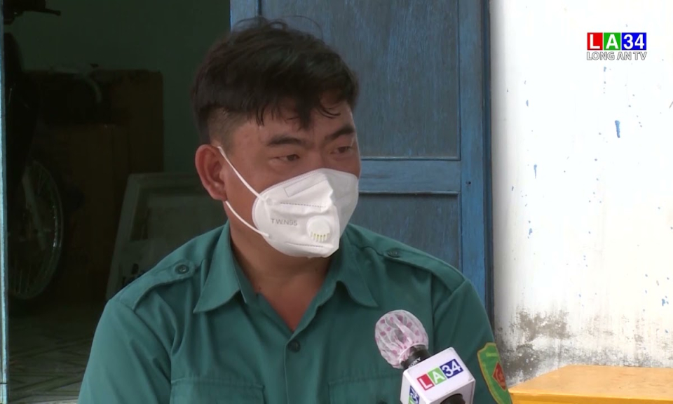 Căng mình bám chốt phong tỏa