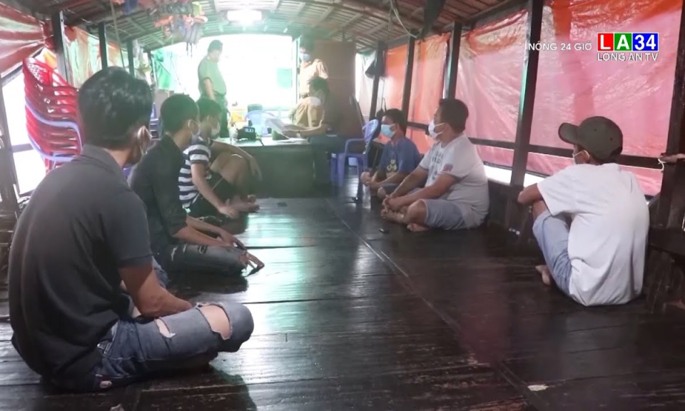 Bất bình việc 1 nhóm người ở Vĩnh Long tụ tập ăn uống trong lúc giãn cách xã hội