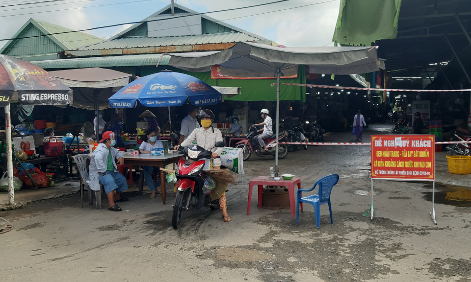 Tỉnh Long An lên phương án mở lại chợ truyền thống