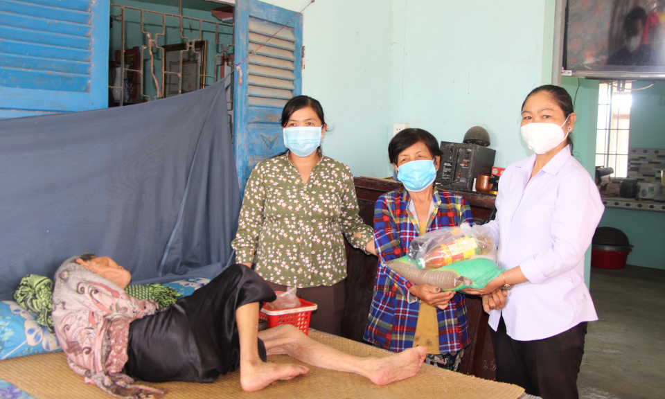 Thủ Thừa: Trên 35 tỷ đồng hỗ trợ người dân khó khăn mùa dịch