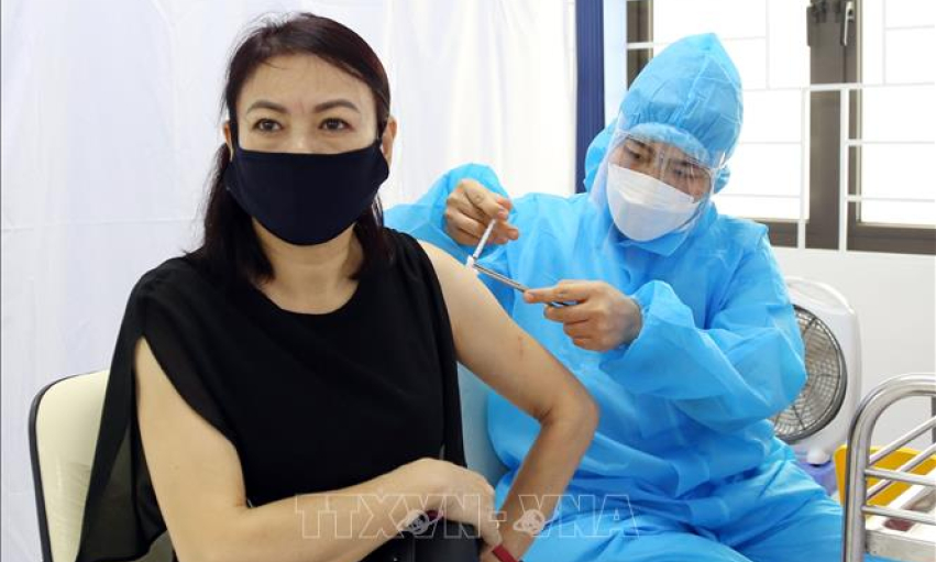 Khẩn trương tiêm mũi 2 vaccine phòng COVID-19 cho những người đã tiêm mũi 1