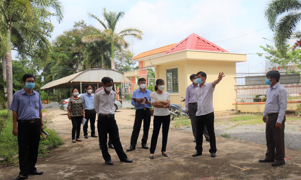 Cần Đước: Kiểm tra công tác chuẩn bị cho năm học mới 2021-2022